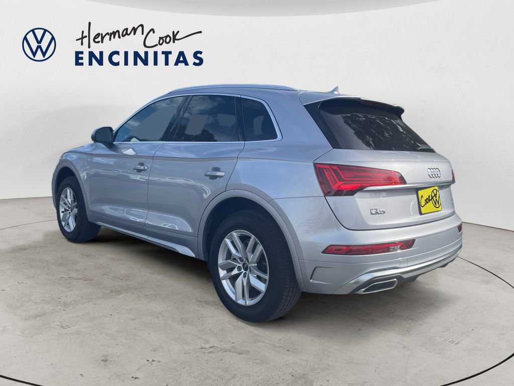 Used 2022 Audi Q5 2.0T Premium w/ Convenience Package image 3