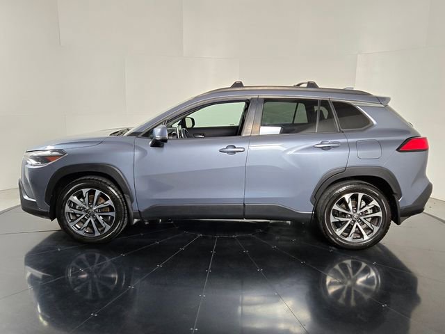 Used 2022 Toyota Corolla Cross XLE w/ Convenience Package AWD/4WD image 3