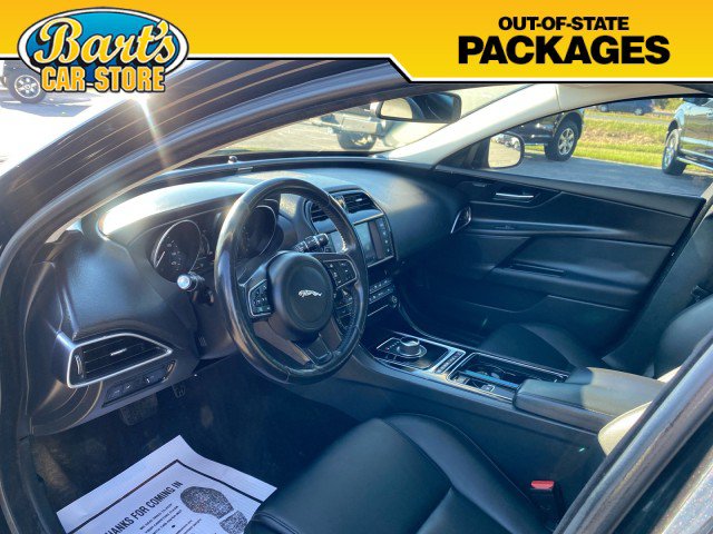 Used 2018 Jaguar XE Premium AWD/4WD image 26