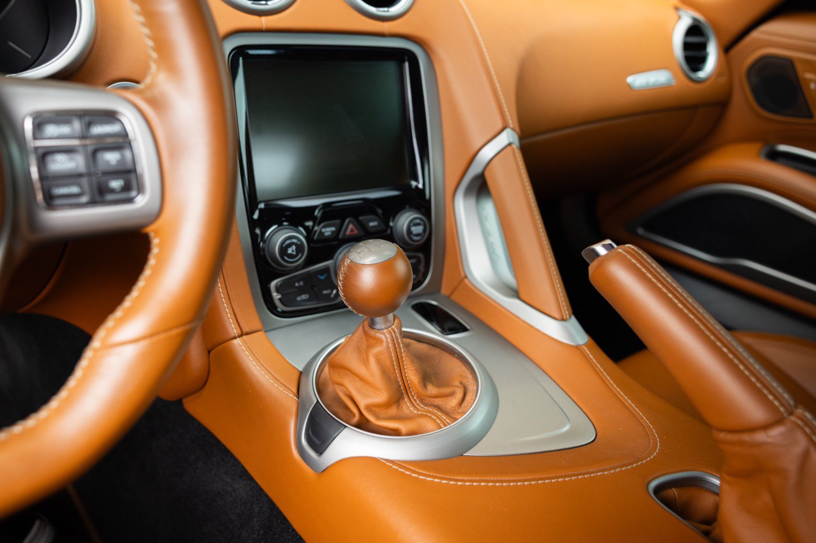 Used 2013 SRT Viper GTS w/ GTS Laguna Interior Pkg RWD image 43