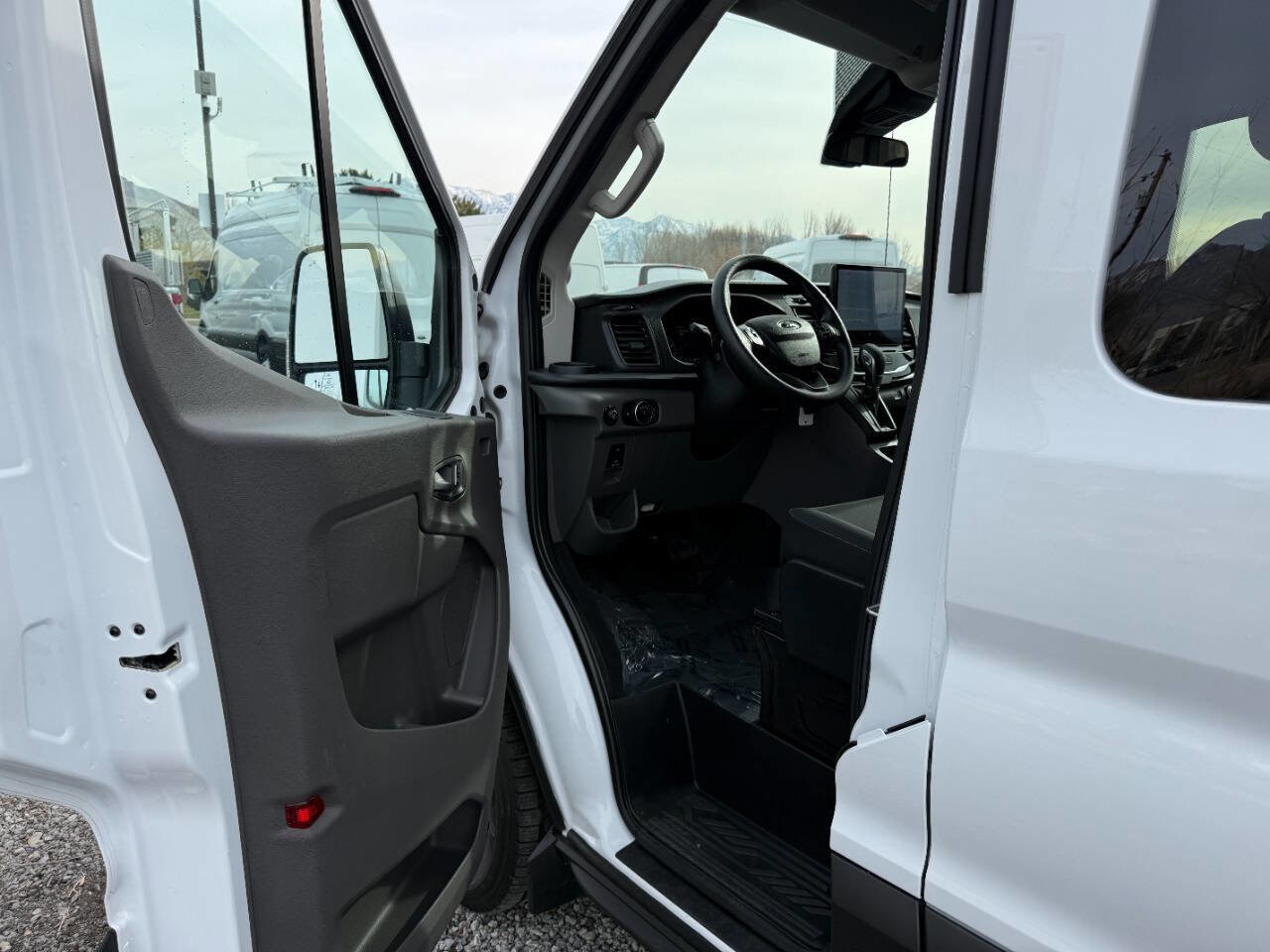 Used 2023 Ford Transit 350 XLT image 15