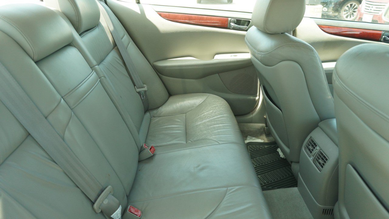Used 2002 Lexus ES 330 w/ Premium Pkg FWD image 12