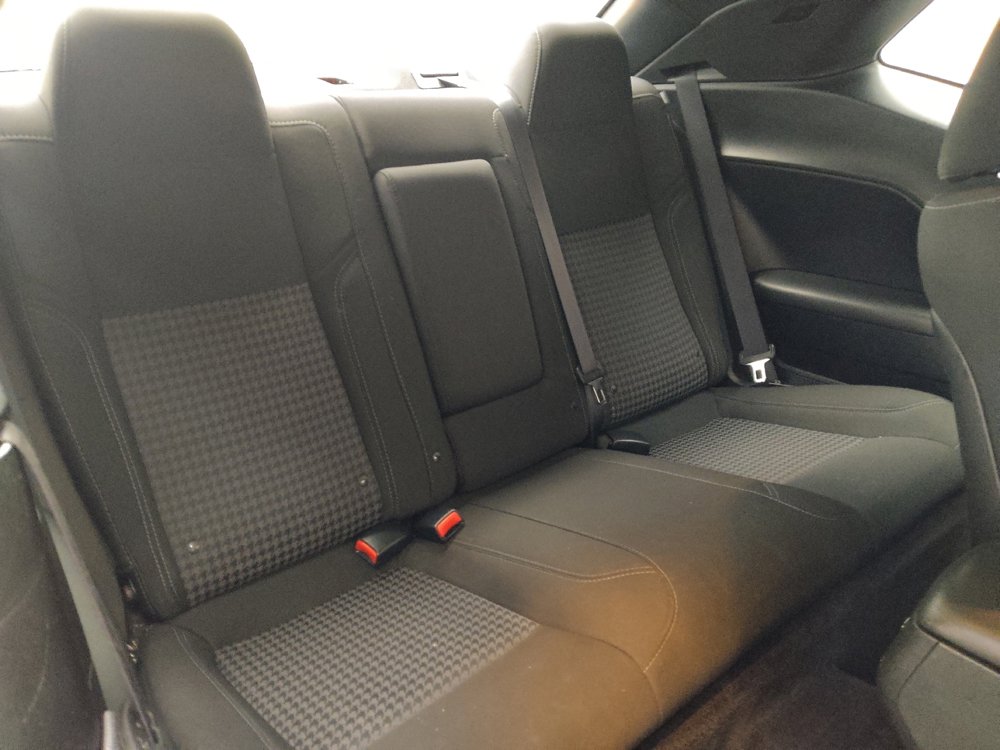 Used 2017 Dodge Challenger SXT image 19