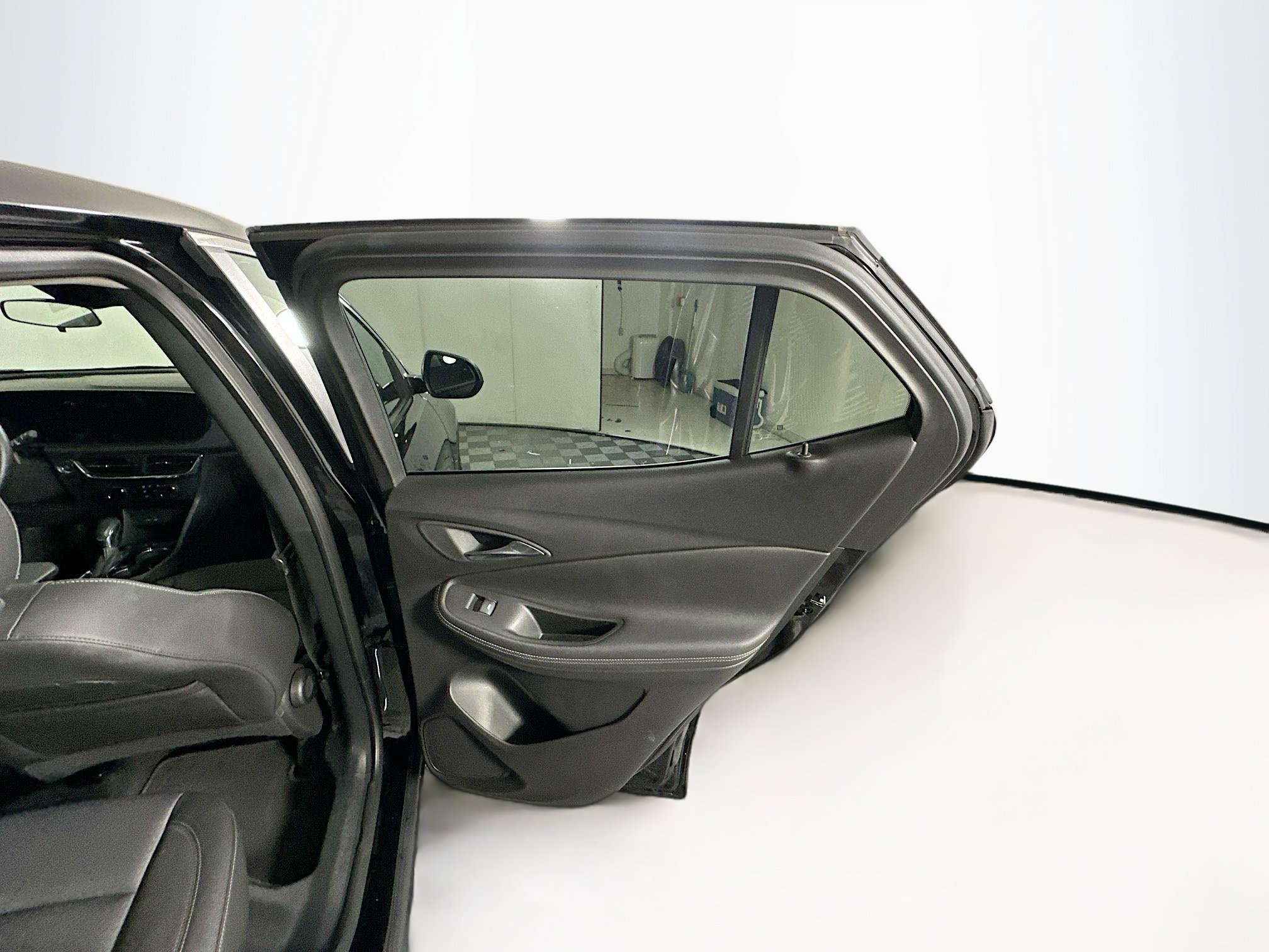 Used 2025 Buick Encore GX Preferred FWD image 29