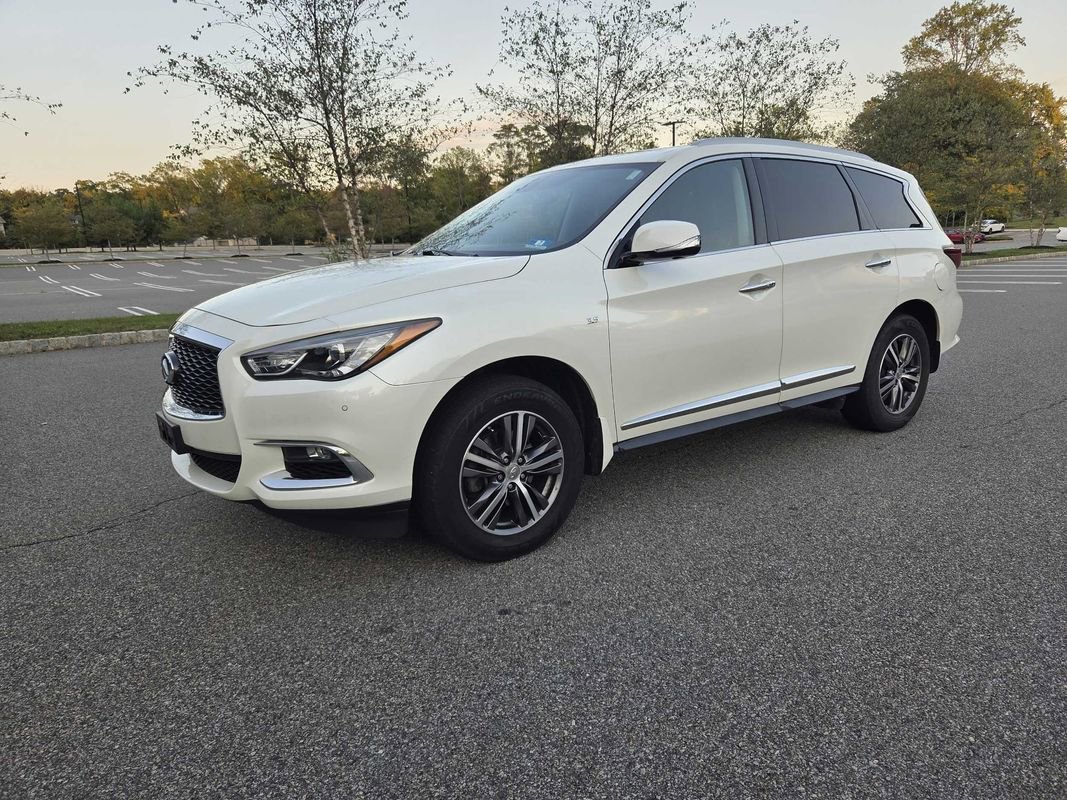 Used 2018 INFINITI QX60 Luxe w/ Premium Plus Package image 4
