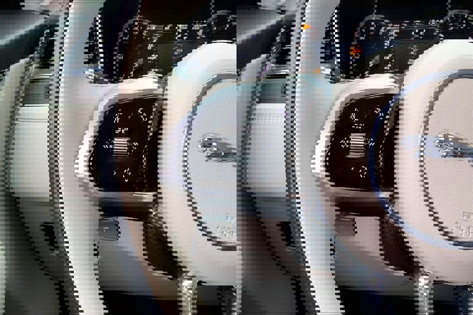 Used 2022 Jaguar F-PACE S image 22