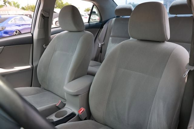 Used 2011 Toyota Corolla LE FWD image 9