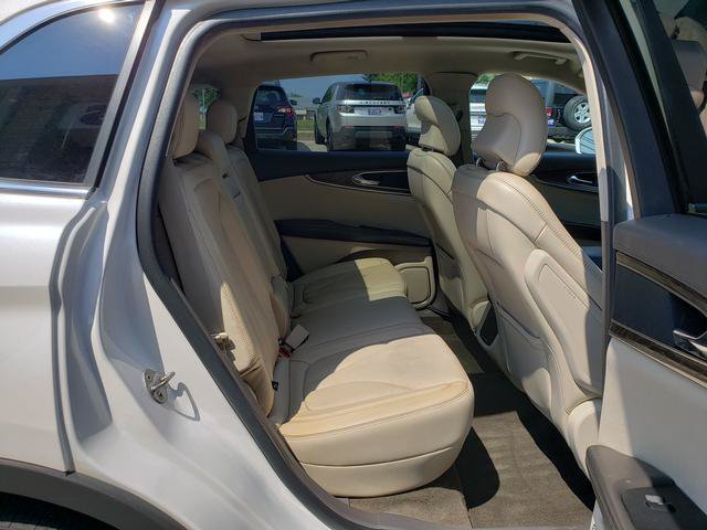 Used 2016 Lincoln MKX Reserve w/ Climate Package AWD/4WD image 17