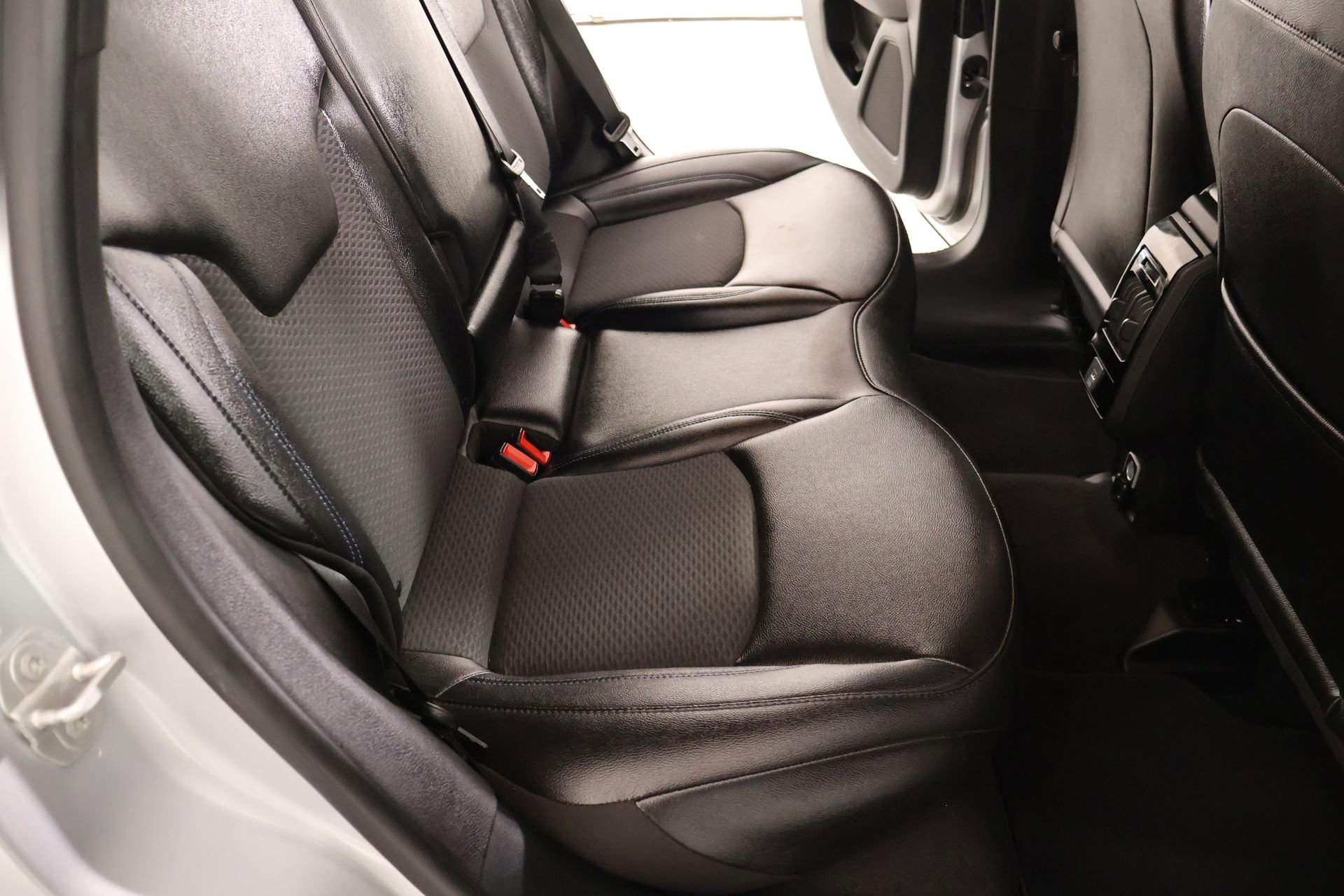 Used 2026 Jeep Compass Altitude image 14