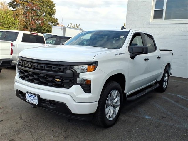 Used 2025 Chevrolet Silverado 1500 Custom image 3