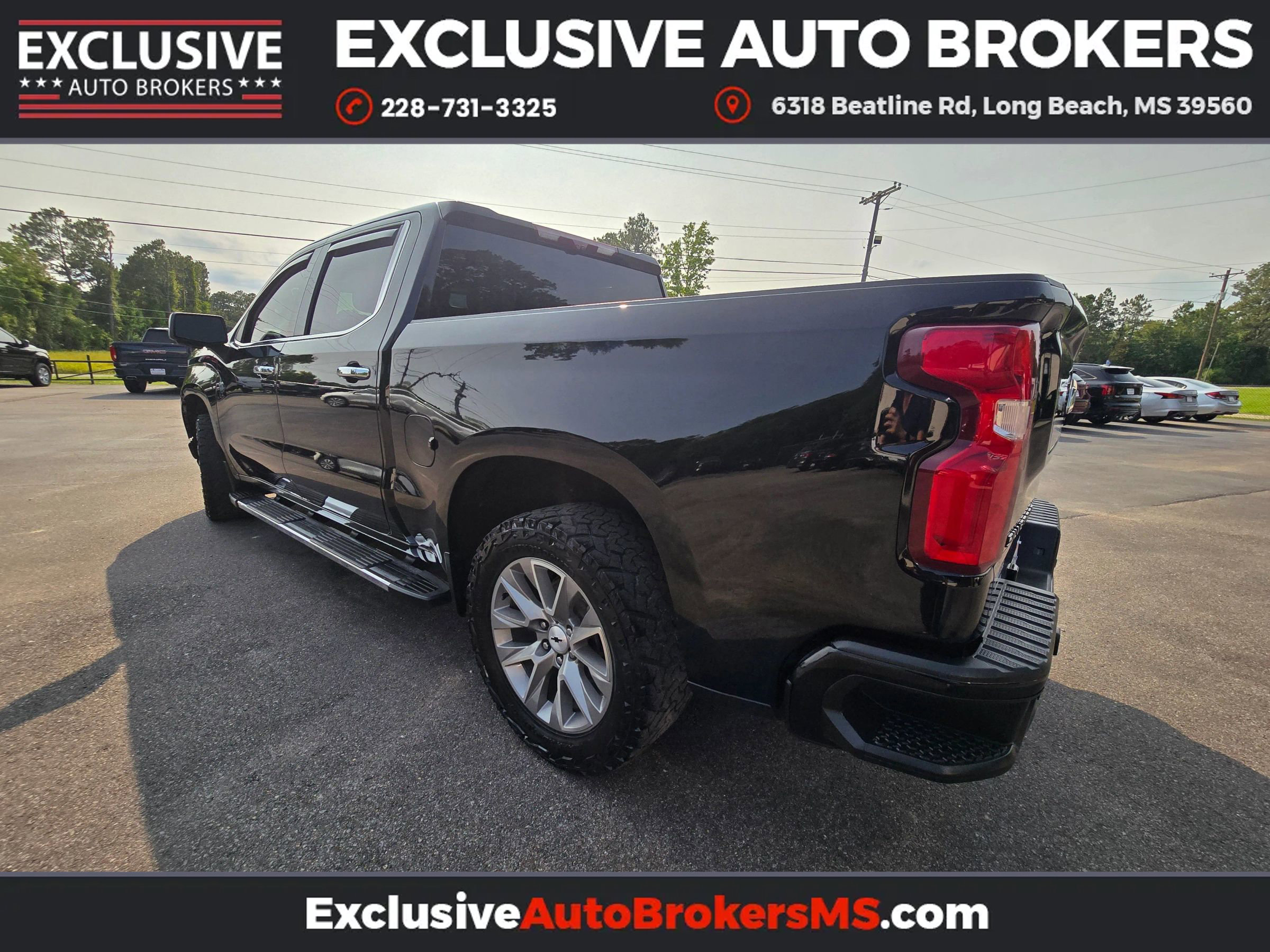 Used 2022 Chevrolet Silverado 1500 High Country w/ Technology Package image 5