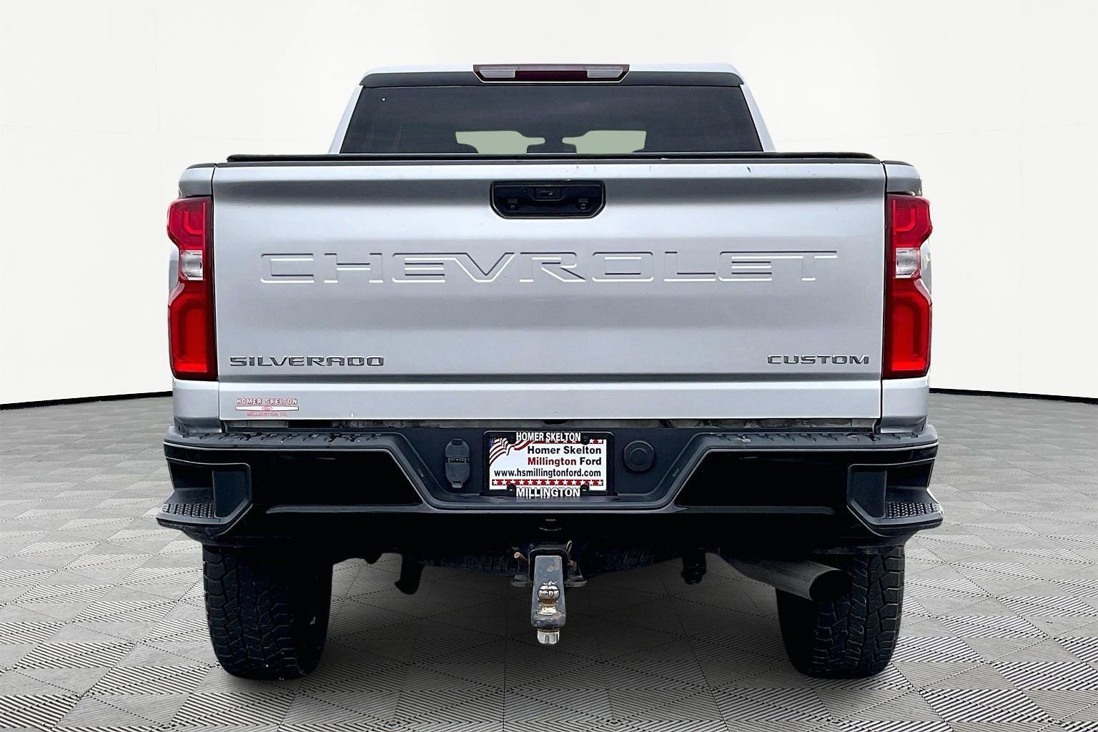 Used 2020 Chevrolet Silverado 2500 Custom w/ Custom Value Package image 4