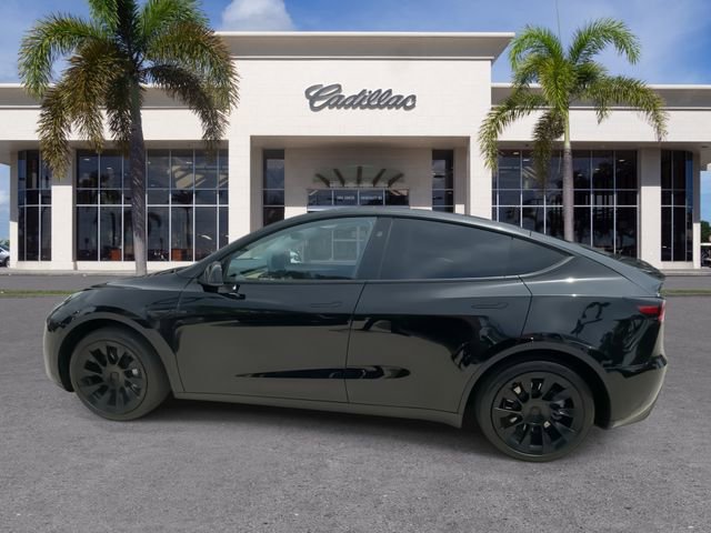 Used 2024 Tesla Model Y Long Range RWD image 9