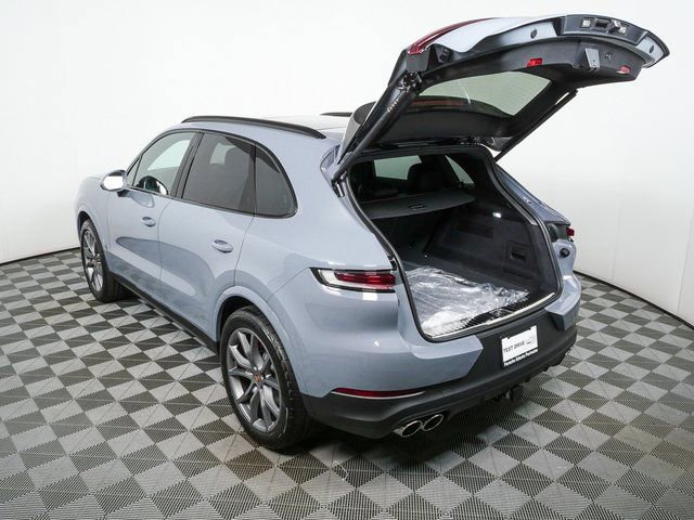 New 2026 Porsche Cayenne S image 34