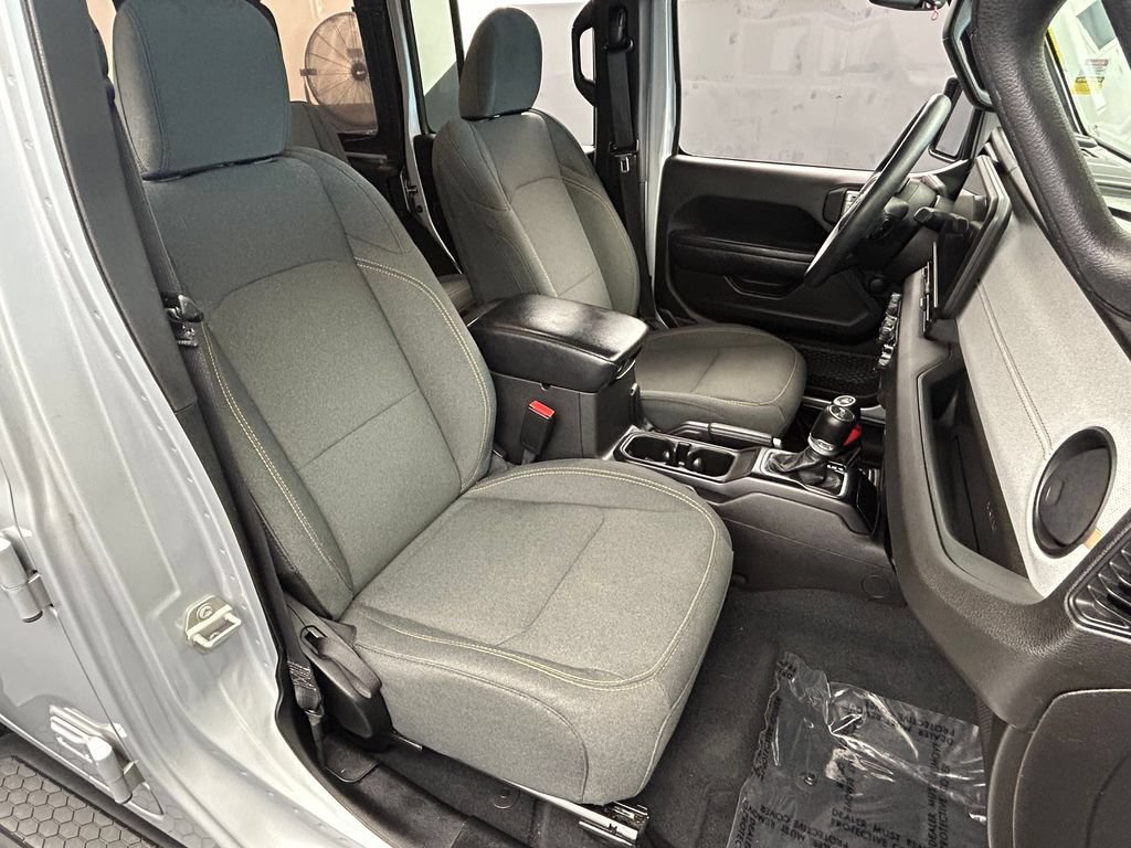 Used 2024 Jeep Wrangler Unlimited Sport AWD/4WD image 16