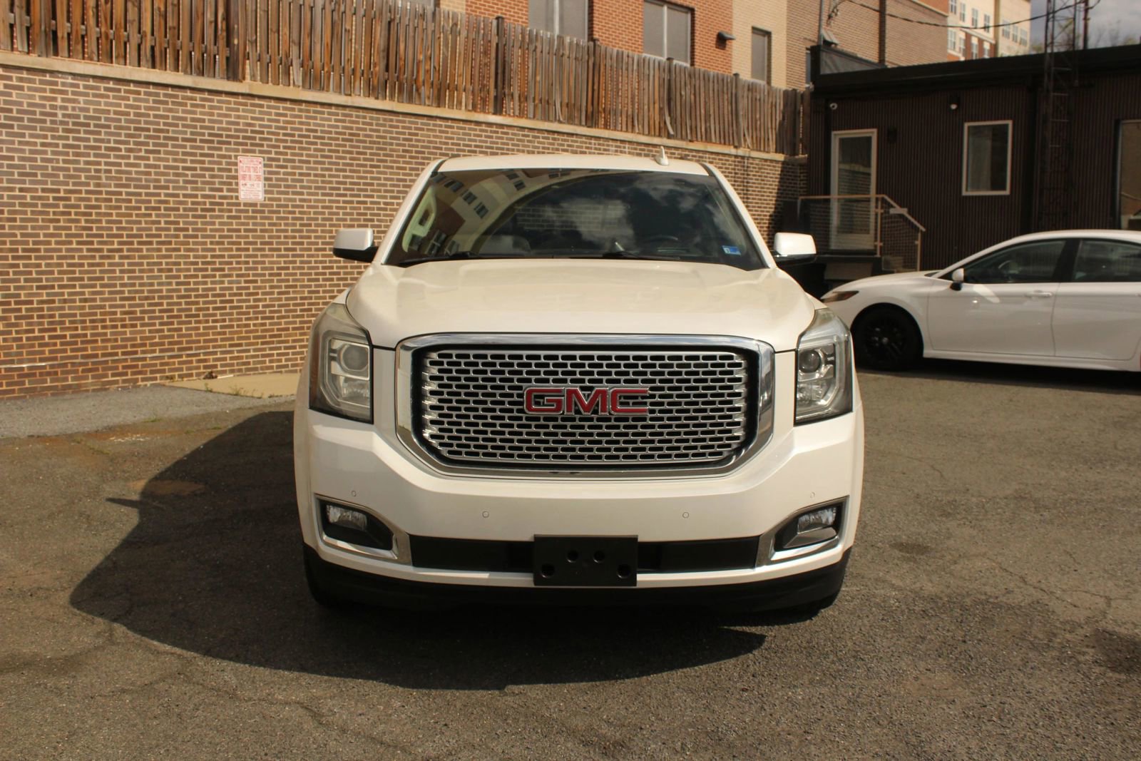 Used 2016 GMC Yukon Denali w/ Open Road Package AWD/4WD image 10