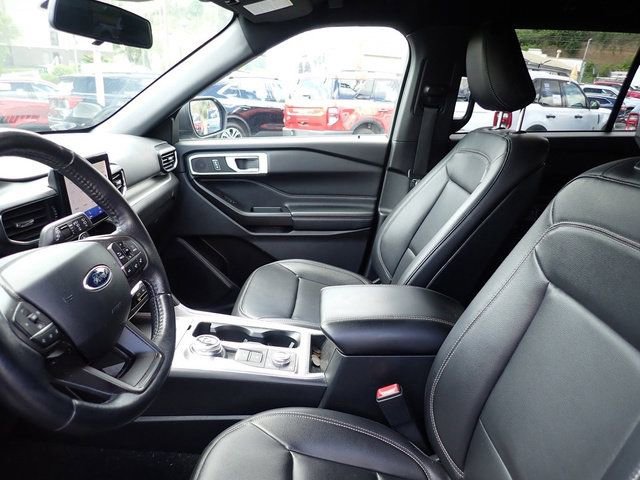 Used 2020 Ford Explorer XLT w/ Equipment Group 202A image 11