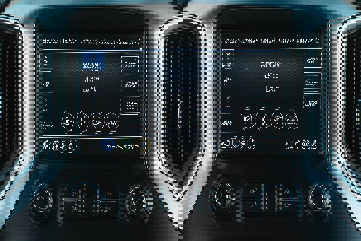 Used 2019 Chevrolet Silverado 1500 LT w/ Convenience Package image 23