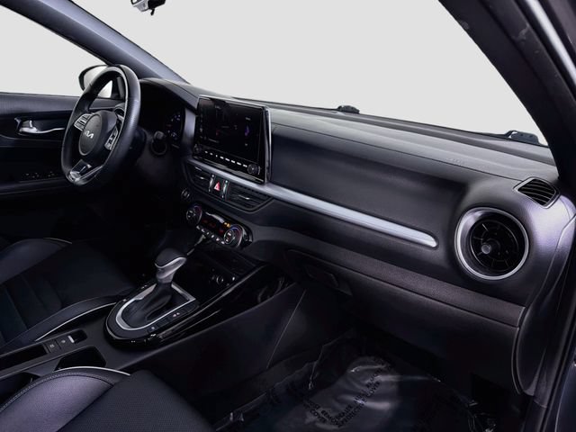 Used 2023 Kia Forte GT-Line w/ GT-Line Premium Package FWD image 32