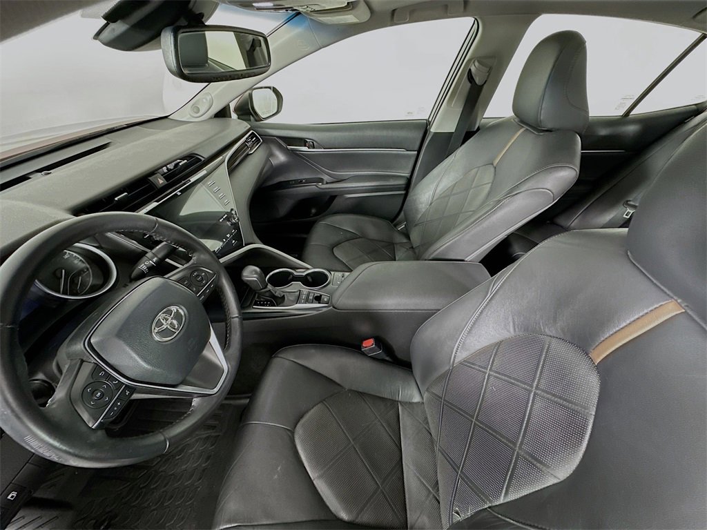 Used 2018 Toyota Camry XLE image 13