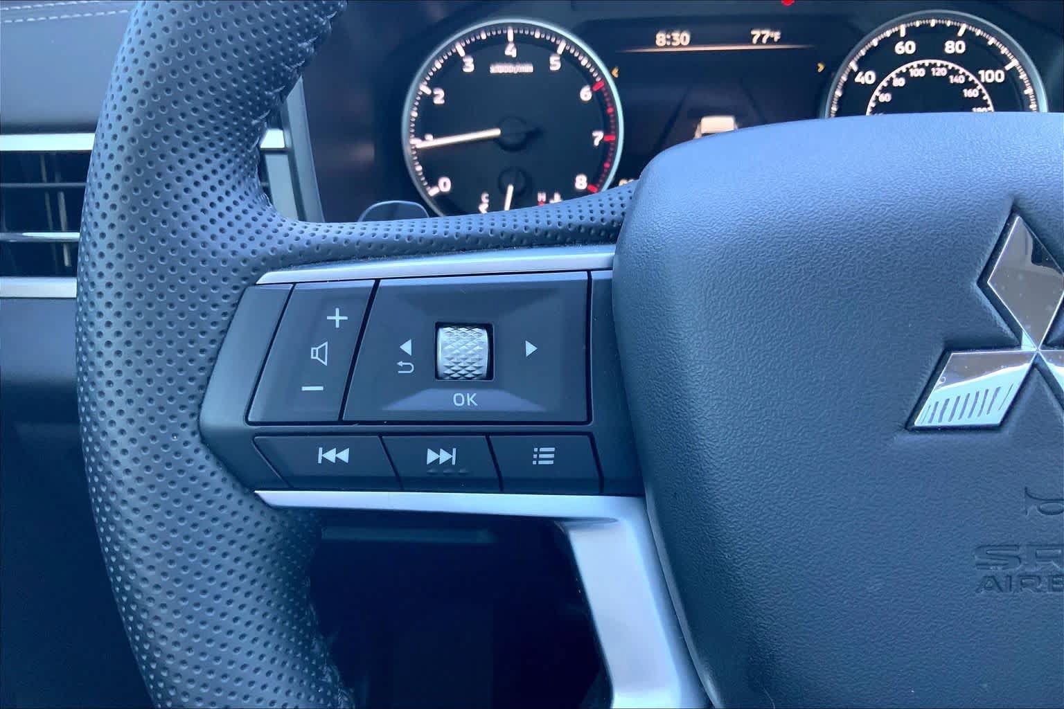 Used 2026 Mitsubishi Outlander AWD image 24