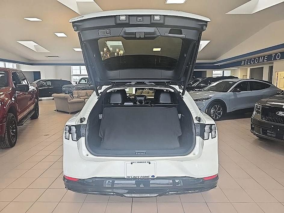 Used 2021 Ford Mustang Mach-E Premium image 31