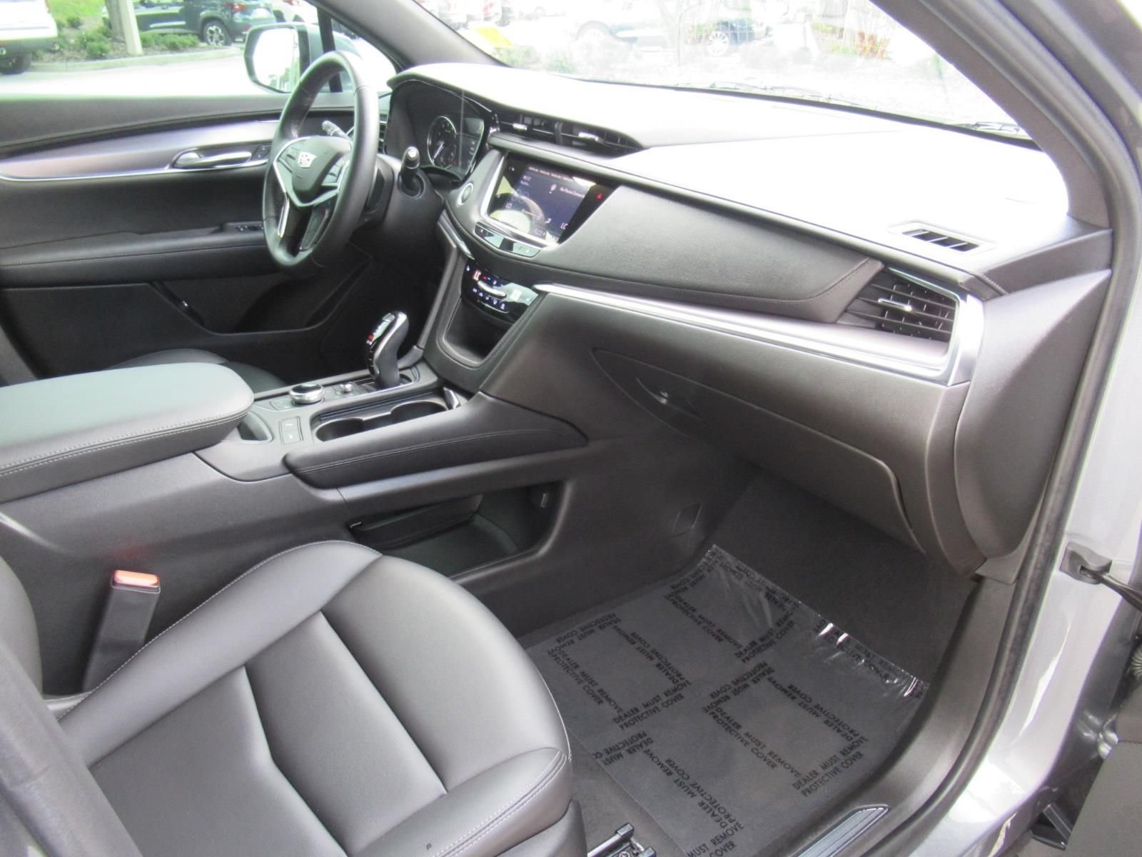 Used 2022 Cadillac XT5 Luxury AWD/4WD image 11