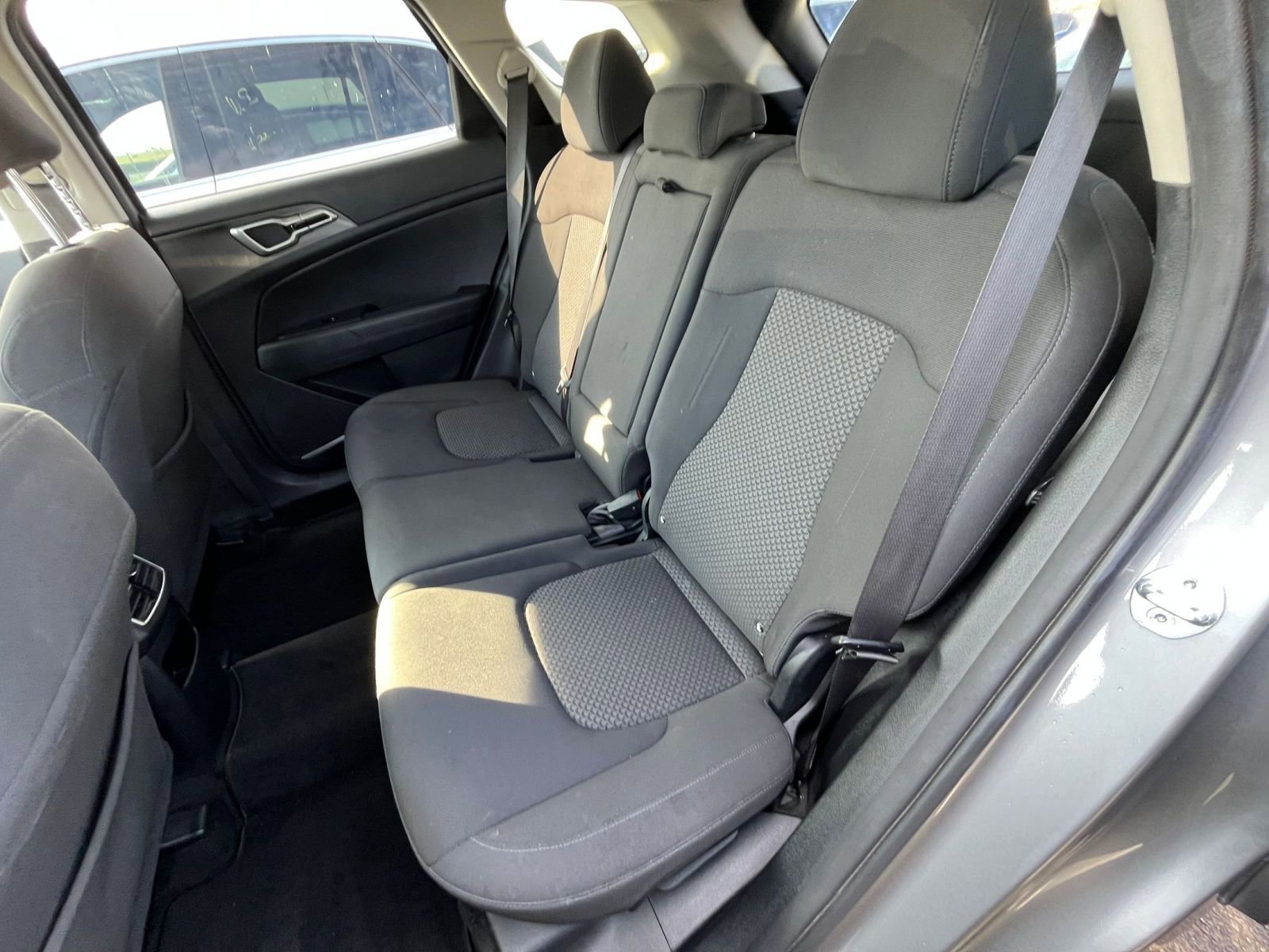 Used 2023 Kia Sportage LX image 38