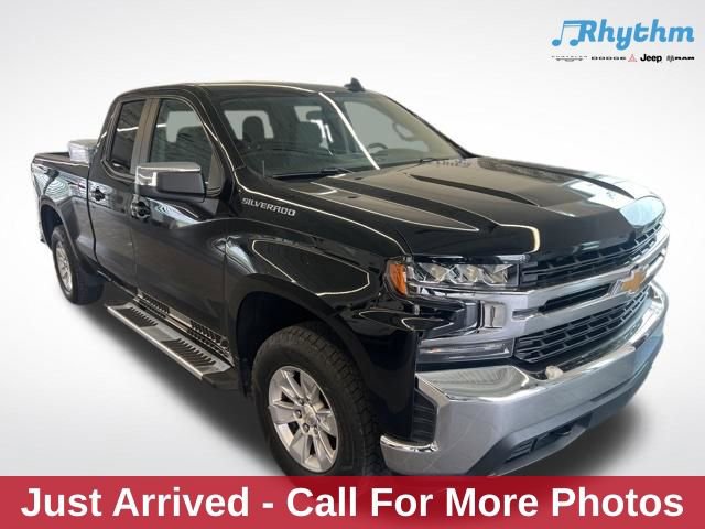 Used 2020 Chevrolet Silverado 1500 LT AWD/4WD image 1