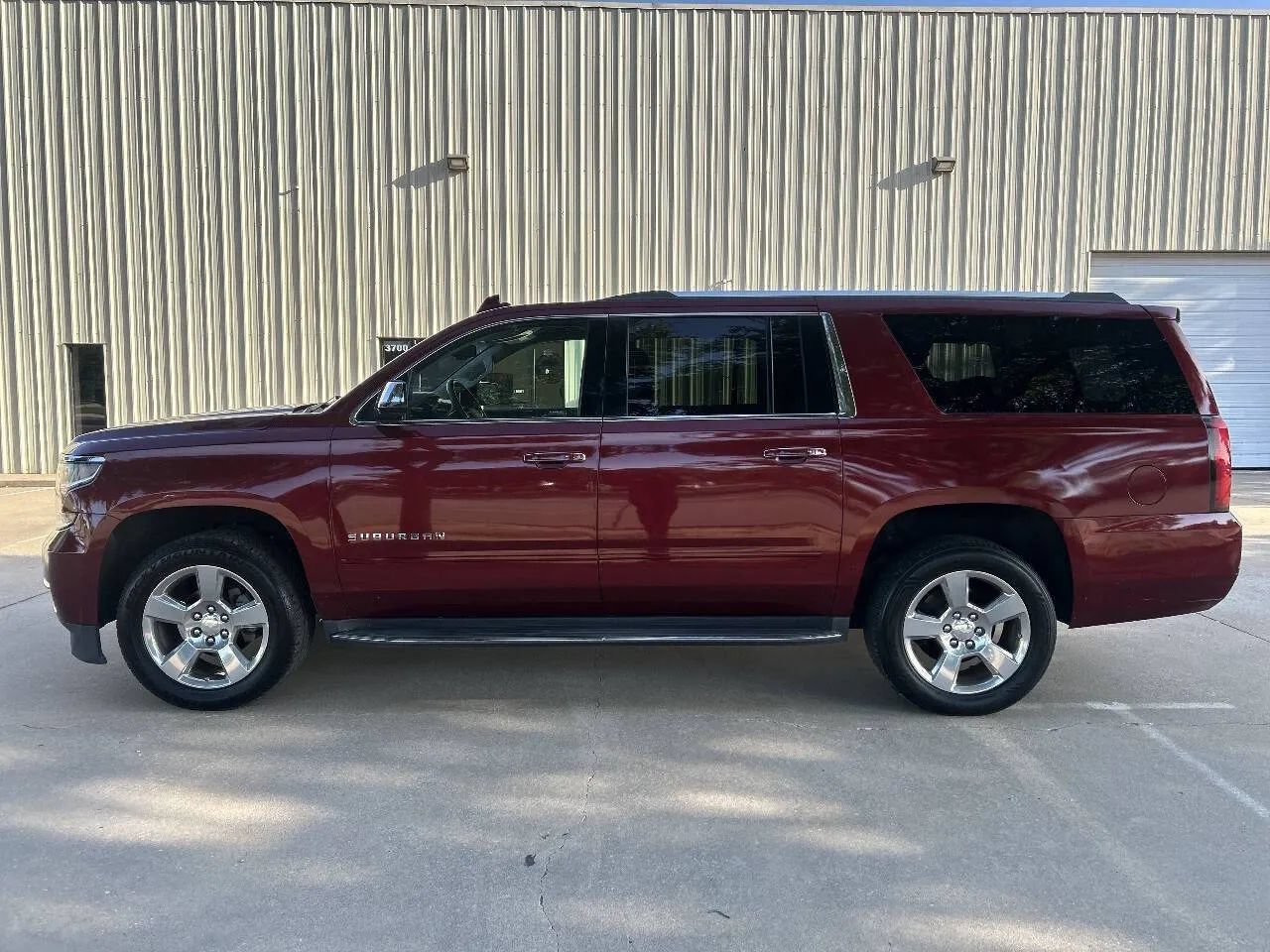 Used 2017 Chevrolet Suburban Premier RWD image 9
