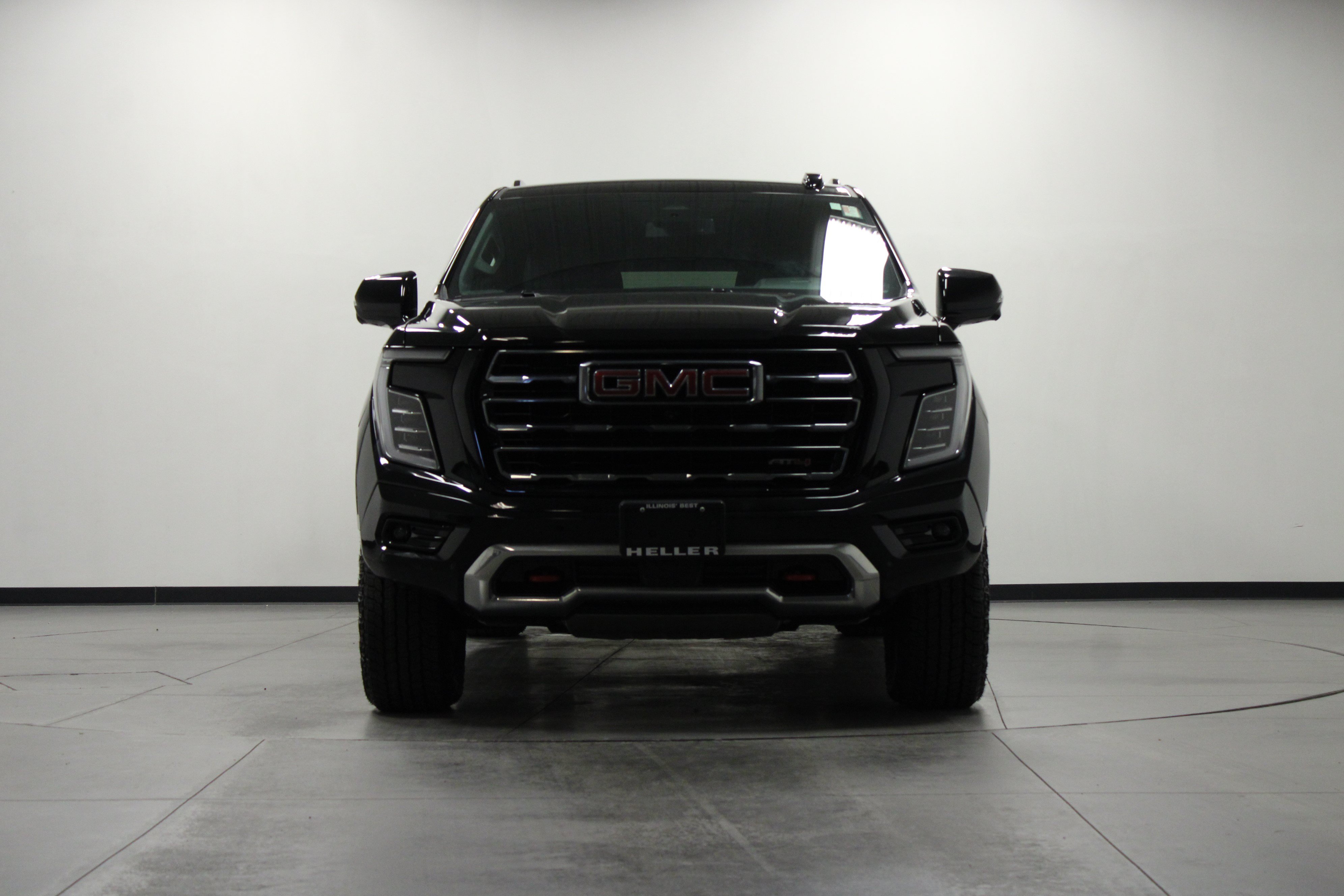 Used 2025 GMC Yukon XL AT4 AWD/4WD image 9