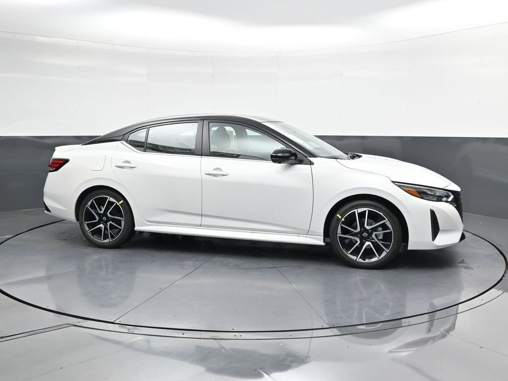 Certified 2025 Nissan Sentra SR w/ SR Premium Package FWD image 4