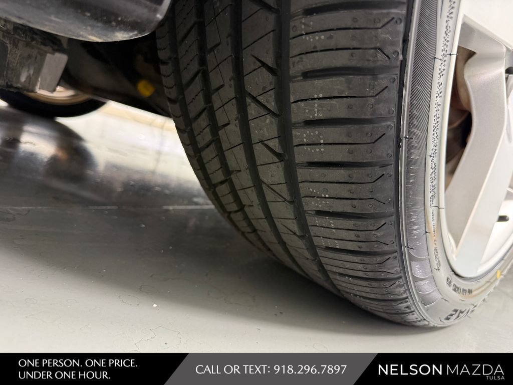 Used 2009 Pontiac G8 GT w/ Premium Package RWD image 10