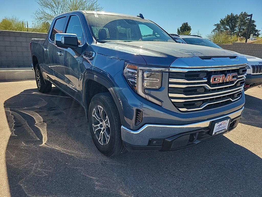 Used 2024 GMC Sierra 1500 SLT image 3
