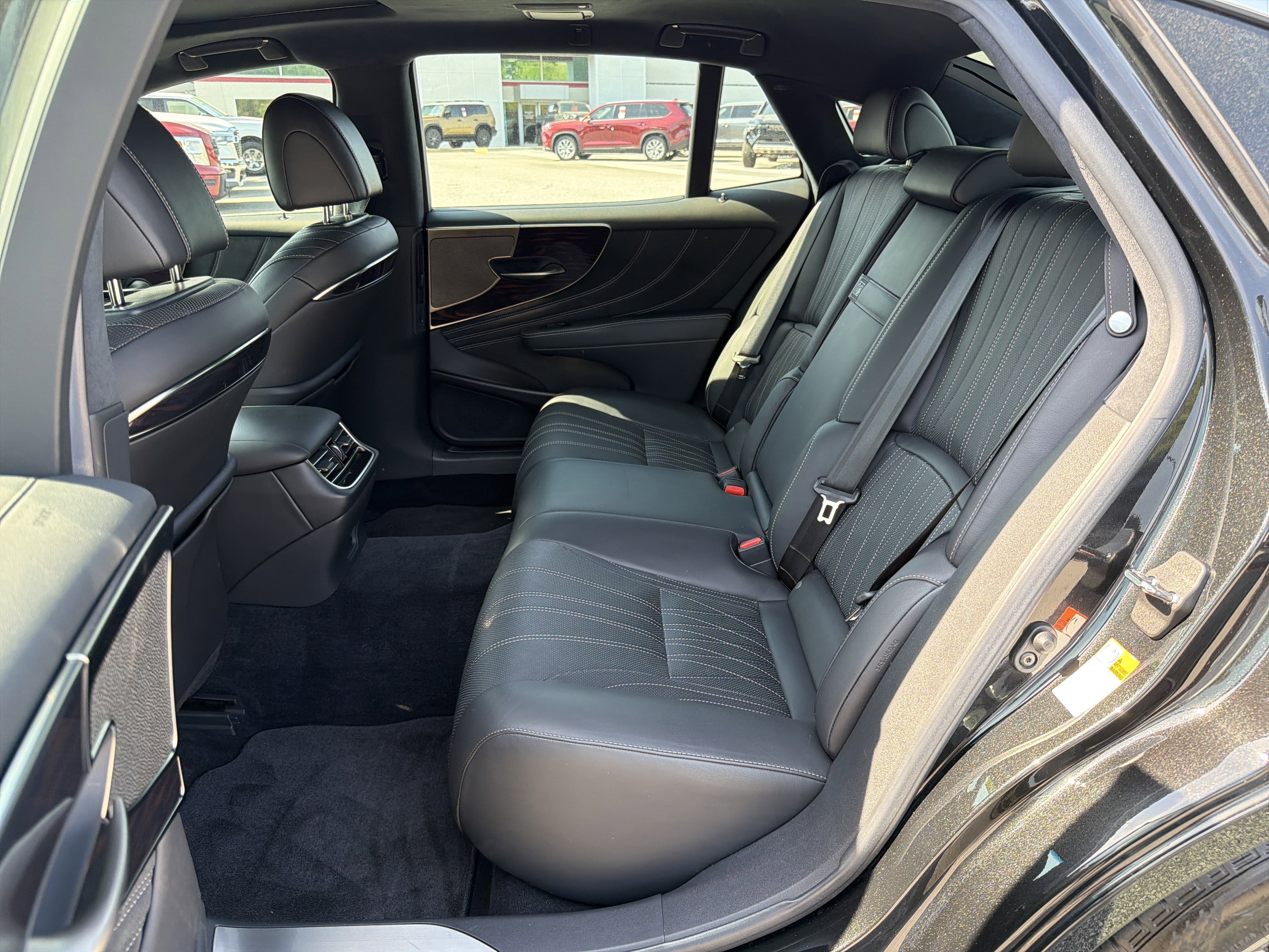 Used 2019 Lexus LS 500 w/ Interior Upgrade Package image 34