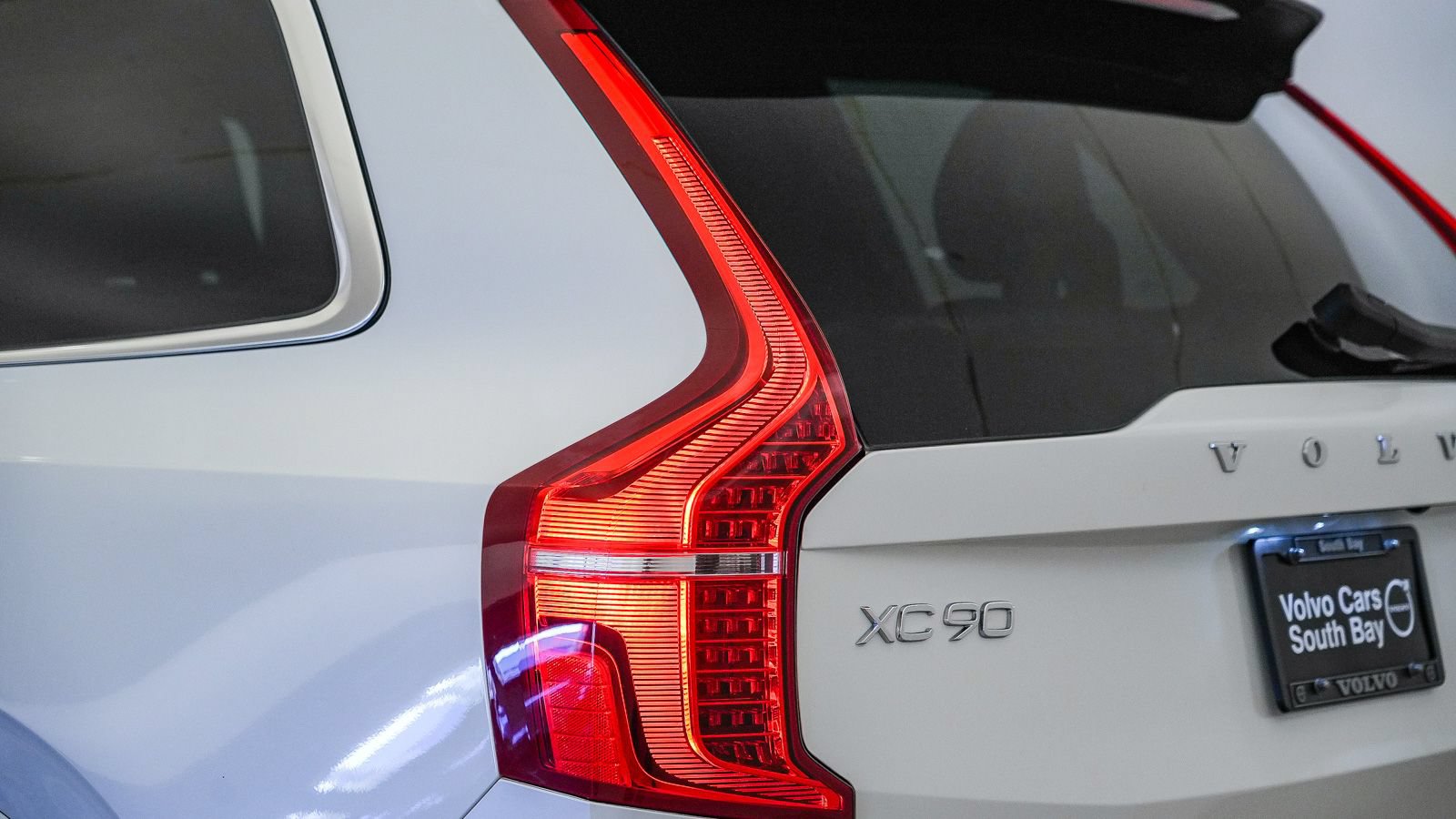 Certified 2024 Volvo XC90 T8 Plus w/ Protection Package Premier AWD/4WD image 12