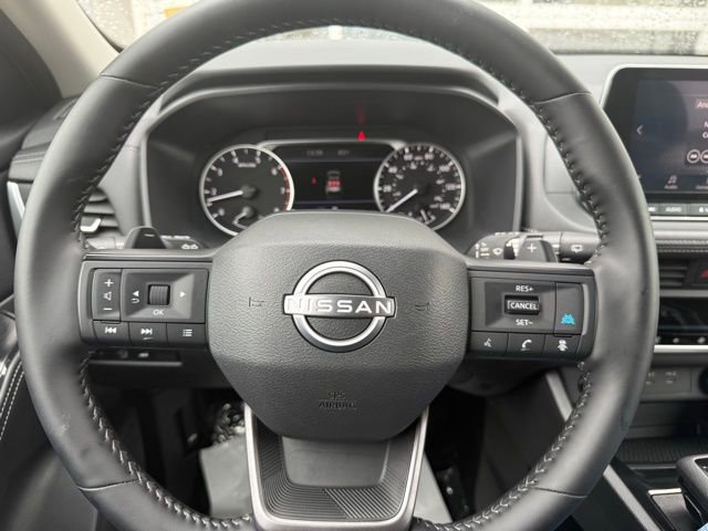 Certified 2025 Nissan Rogue SV image 17