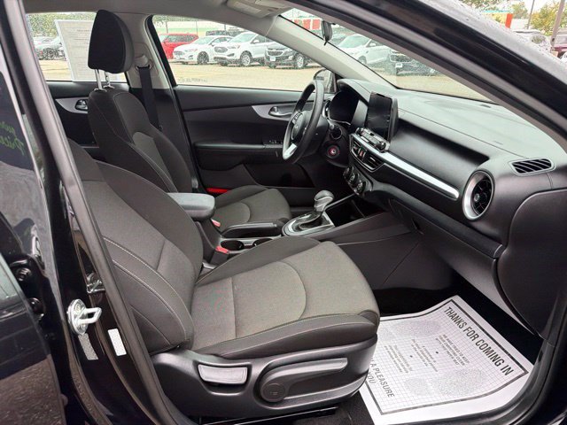 Used 2022 Kia Forte LXS FWD image 22