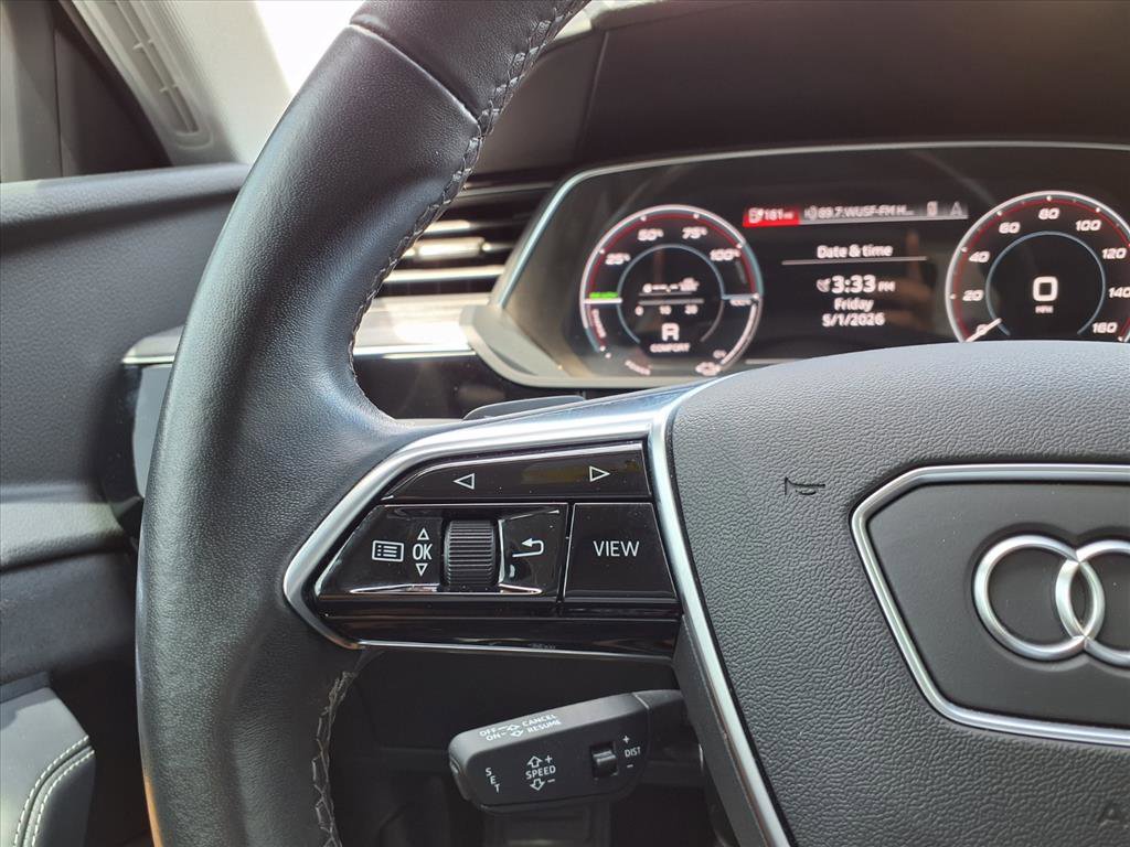Used 2022 Audi e-tron Prestige w/ Prestige Package AWD/4WD image 27