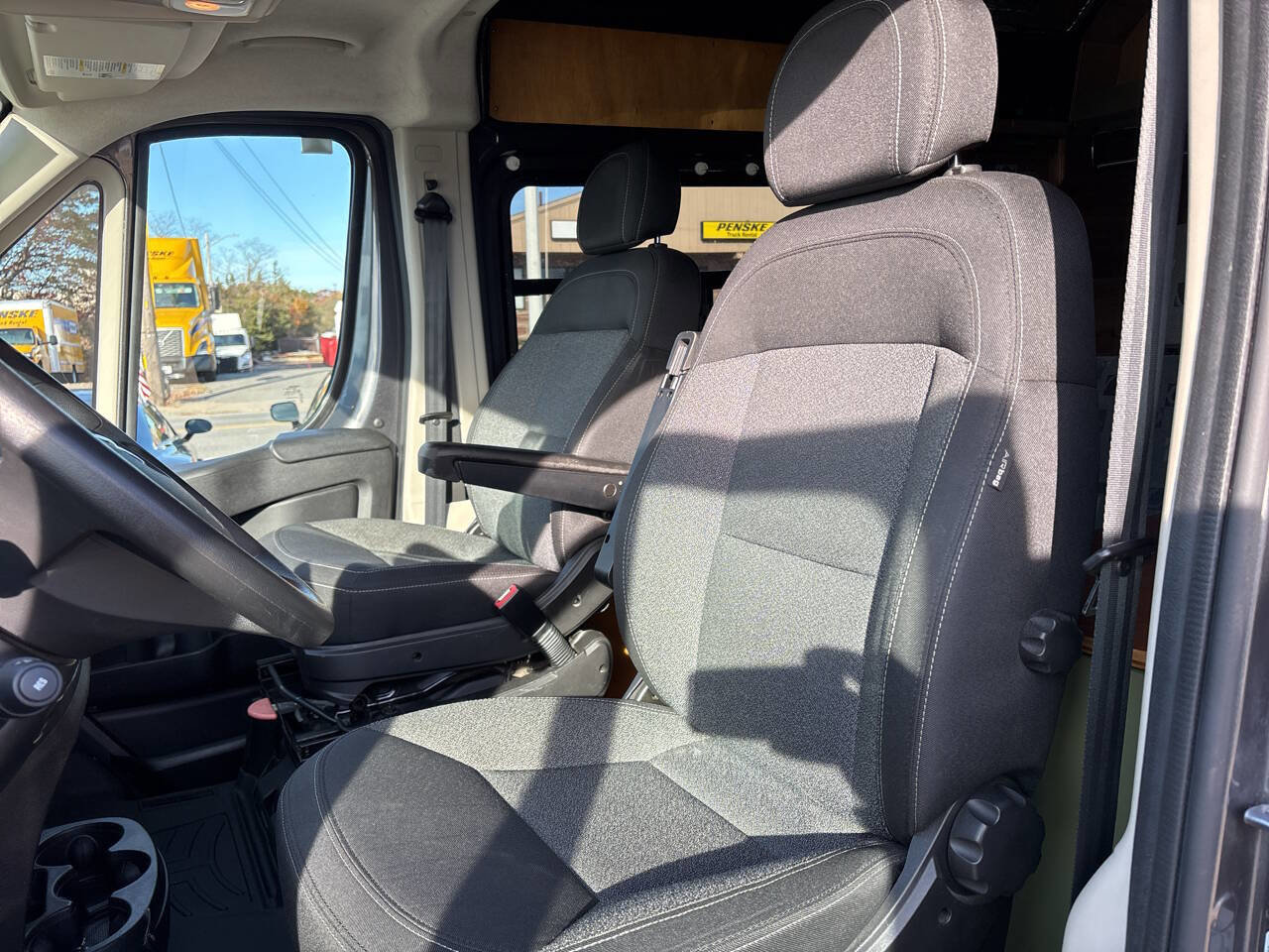 Used 2016 RAM ProMaster 2500 w/ Interior Convenience Group image 16