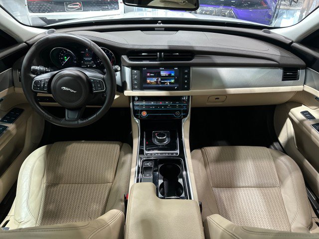 Used 2017 Jaguar XF Prestige RWD image 52