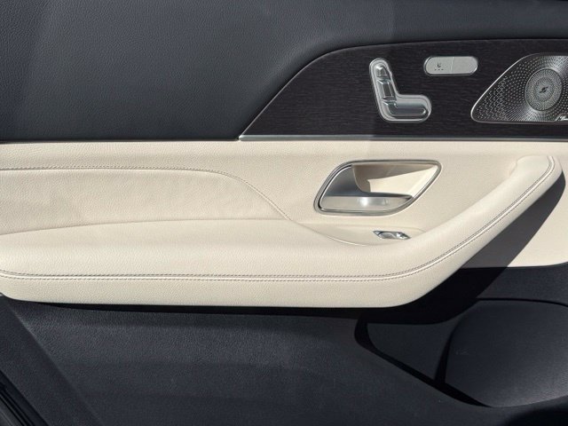 Used 2021 Mercedes-Benz GLS 450 4MATIC image 23