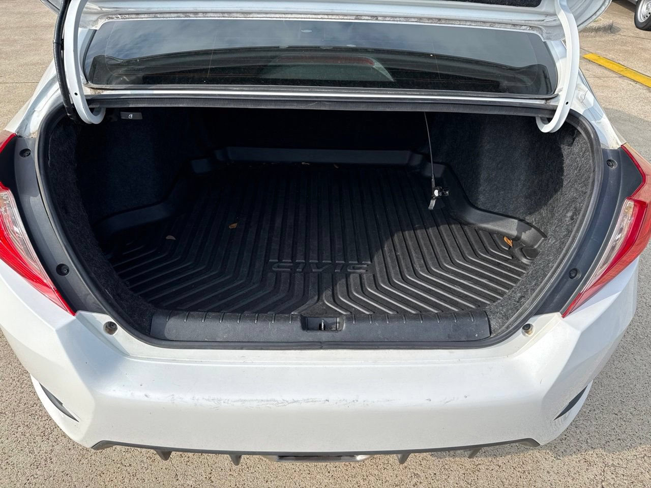 Used 2019 Honda Civic Sport image 10
