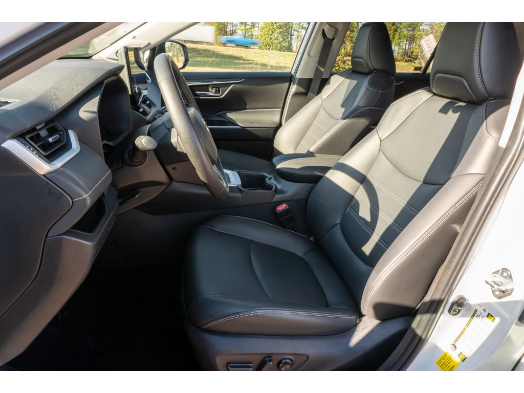 Used 2025 Toyota RAV4 XLE Premium image 11