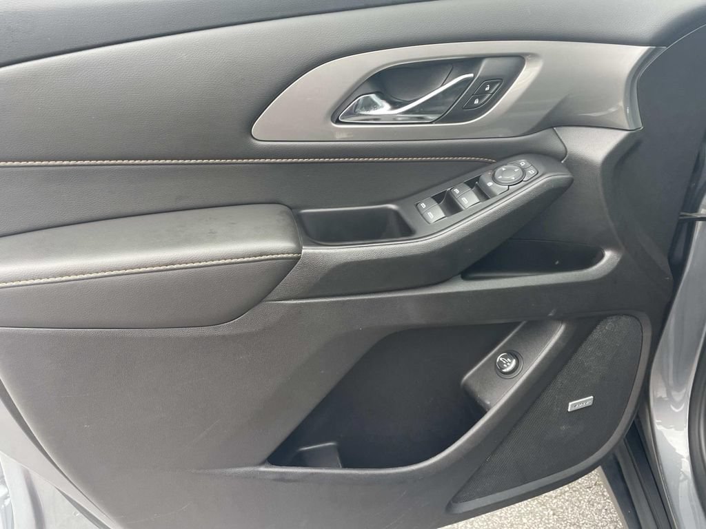 Used 2019 Chevrolet Traverse LT w/ LT Premium Package AWD/4WD image 15