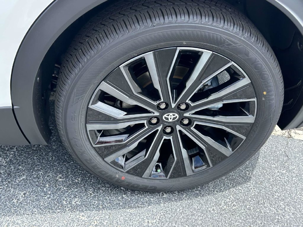 New 2026 Toyota C-HR AWD/4WD image 9