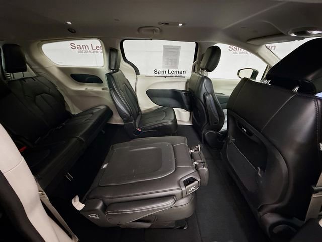 Used 2024 Chrysler Pacifica Touring-L image 26