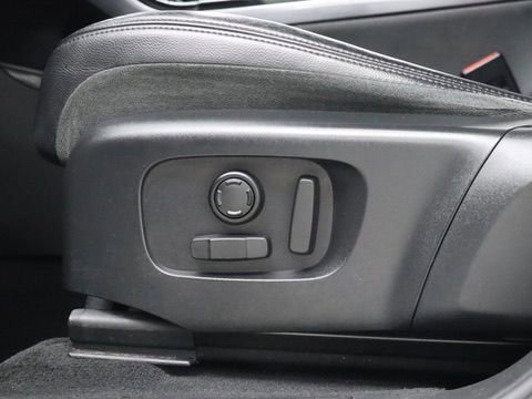 Used 2020 Land Rover Range Rover Evoque SE image 15