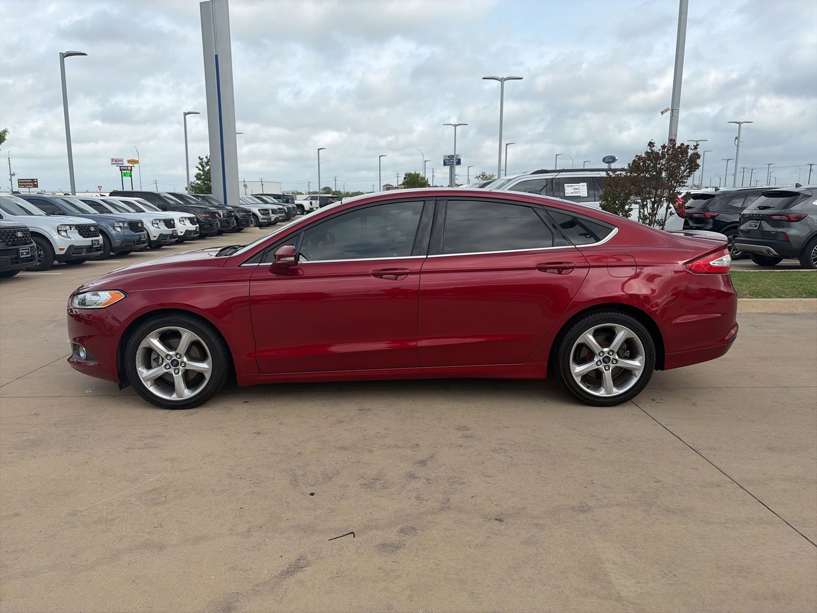 Used 2016 Ford Fusion SE video 2