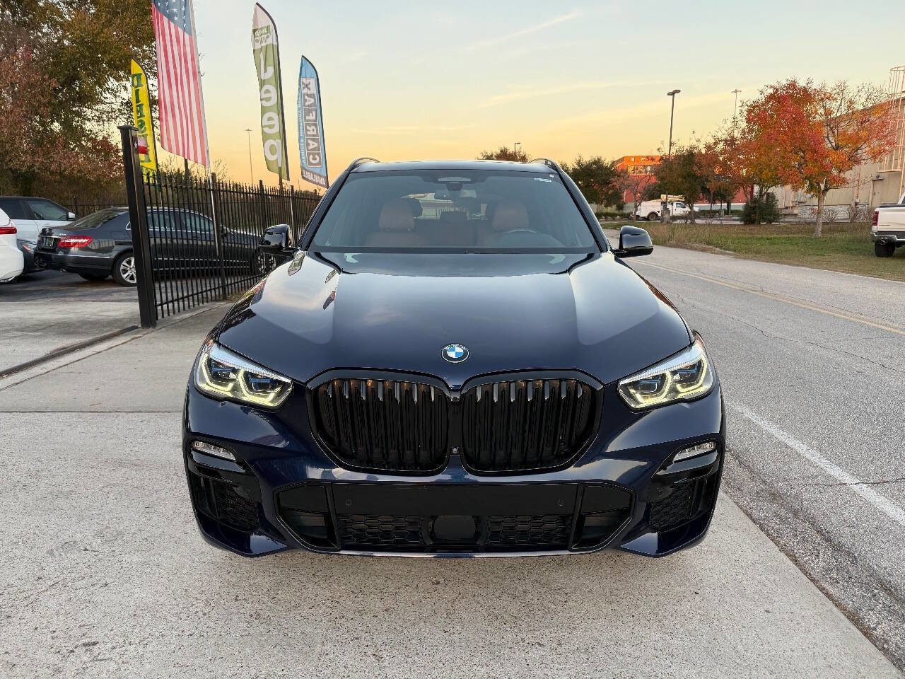 Used 2020 BMW X5 xDrive40i w/ M Sport Package image 3